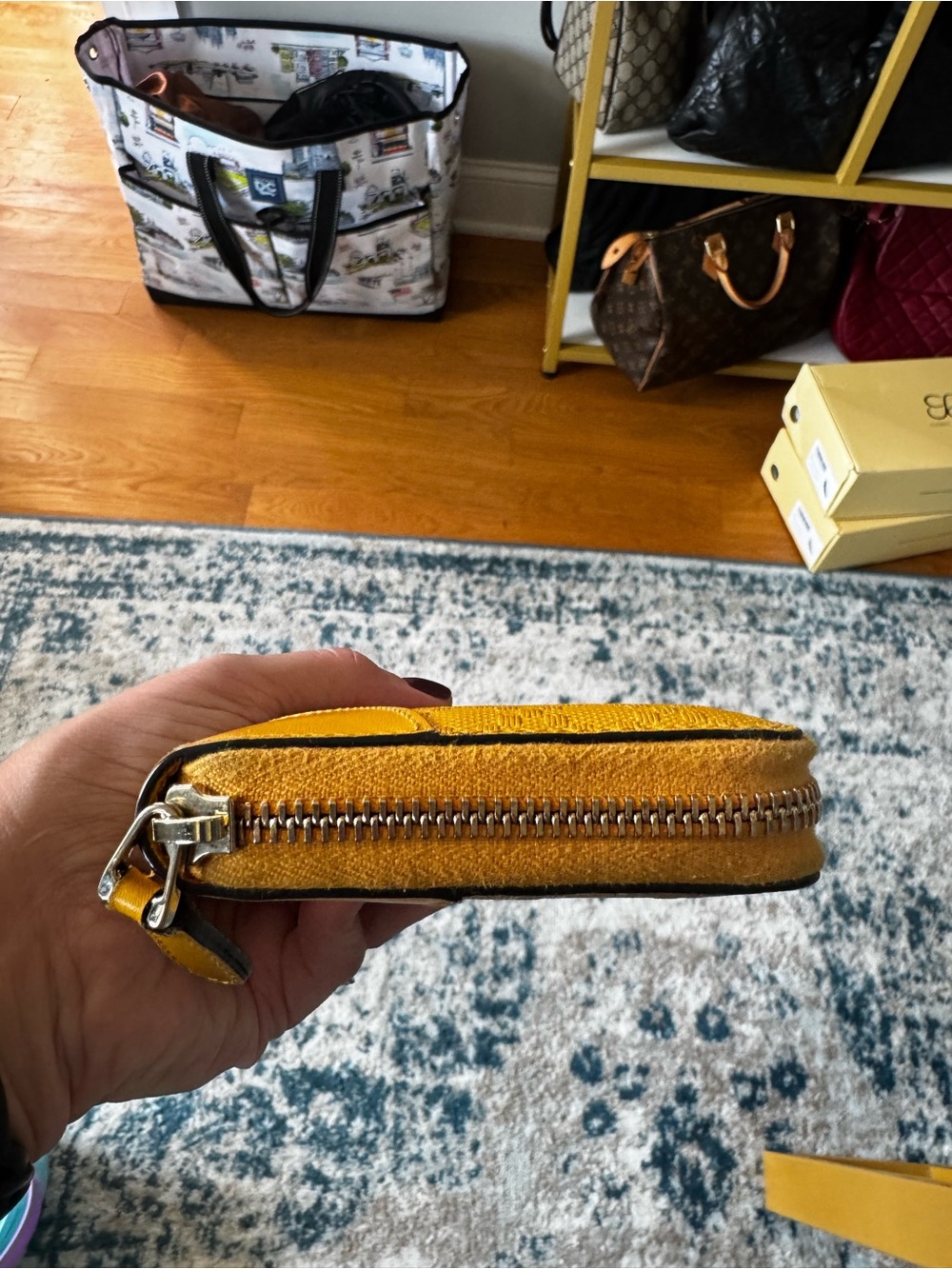 Gucci Yellow Bright Diamante Zip-Around Long Wallet | Giftable Set w/ Box - Picture 5 of 8